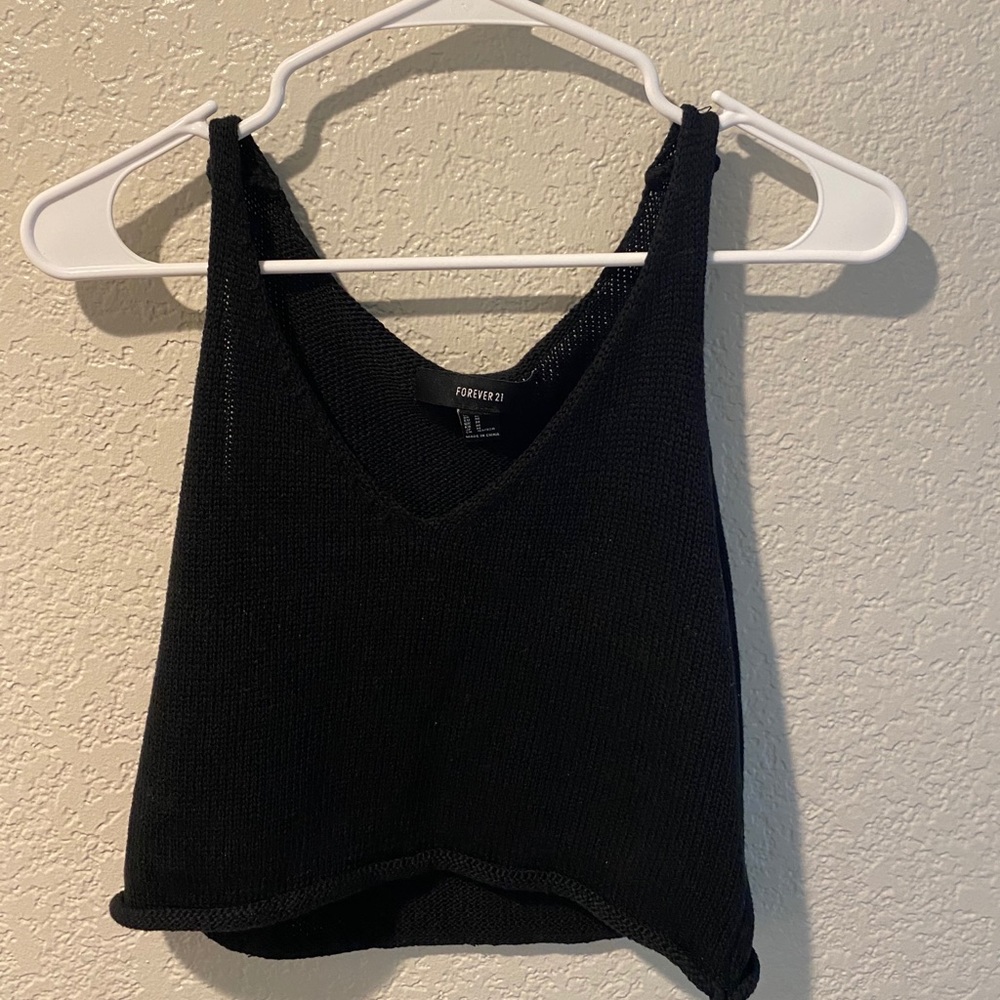 Black cropped tank top